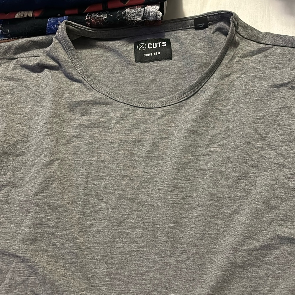 Cuts long sleeve